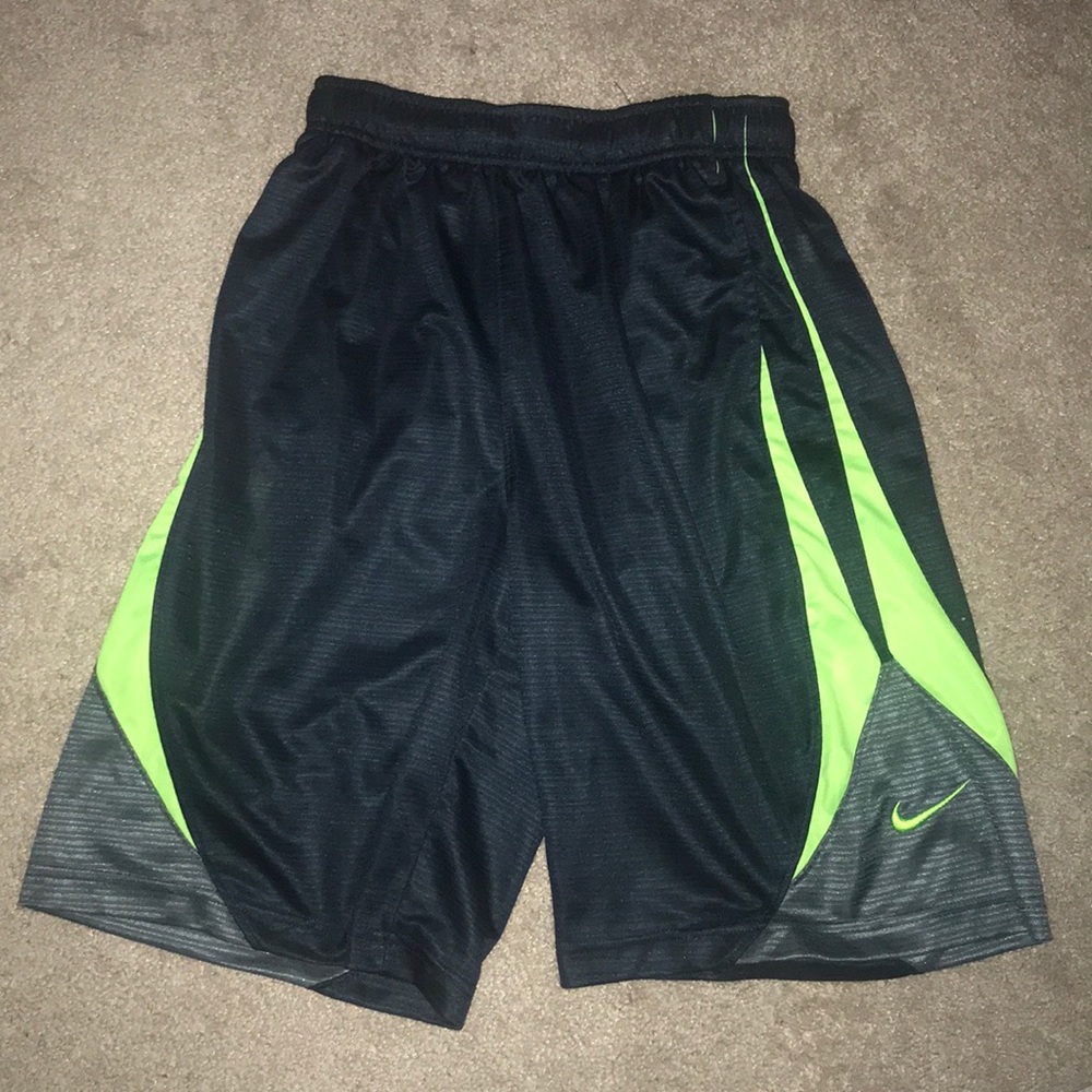 Nike Shorts - Picture 1 of 1